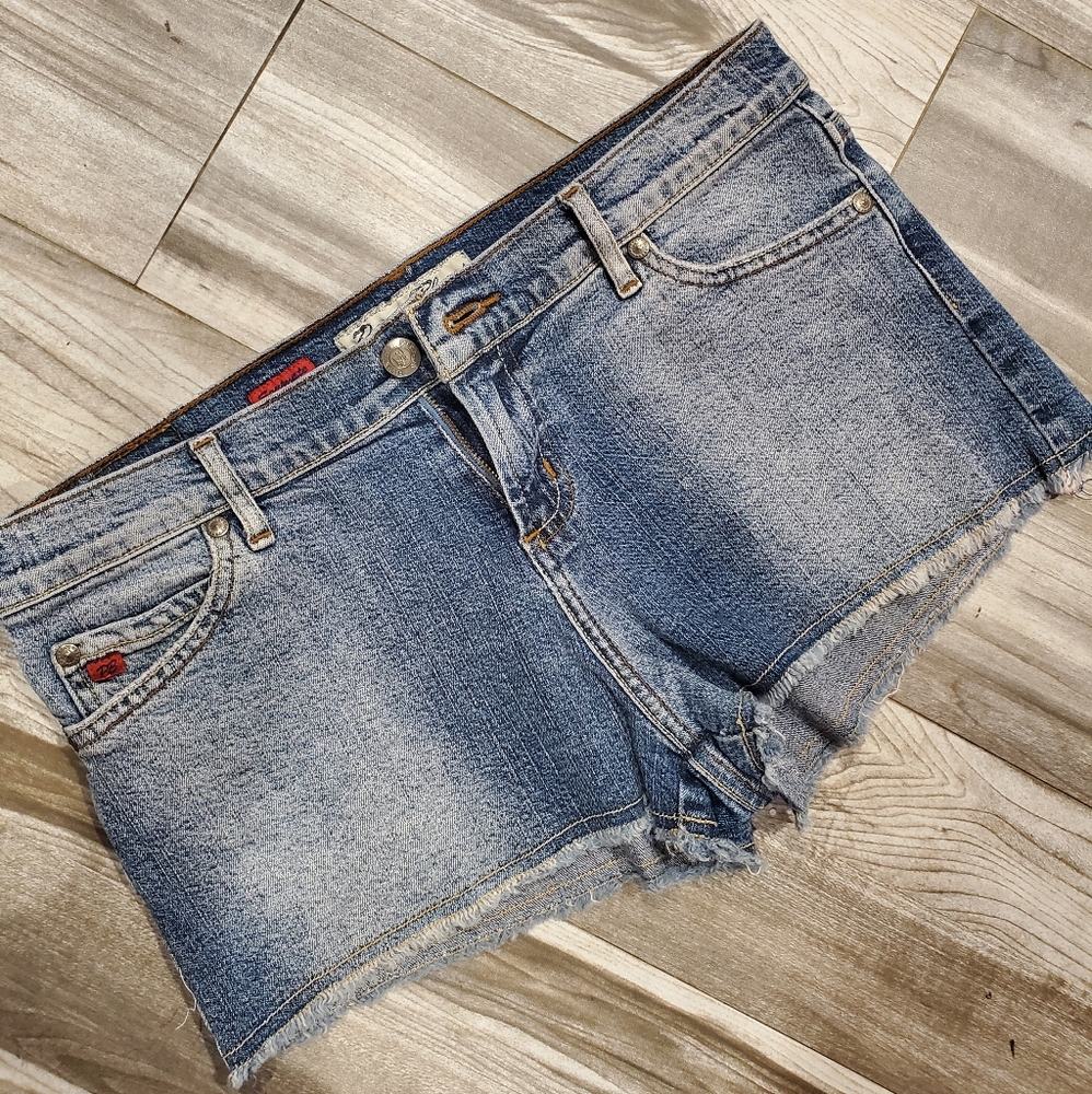 Denim frayed shorts
